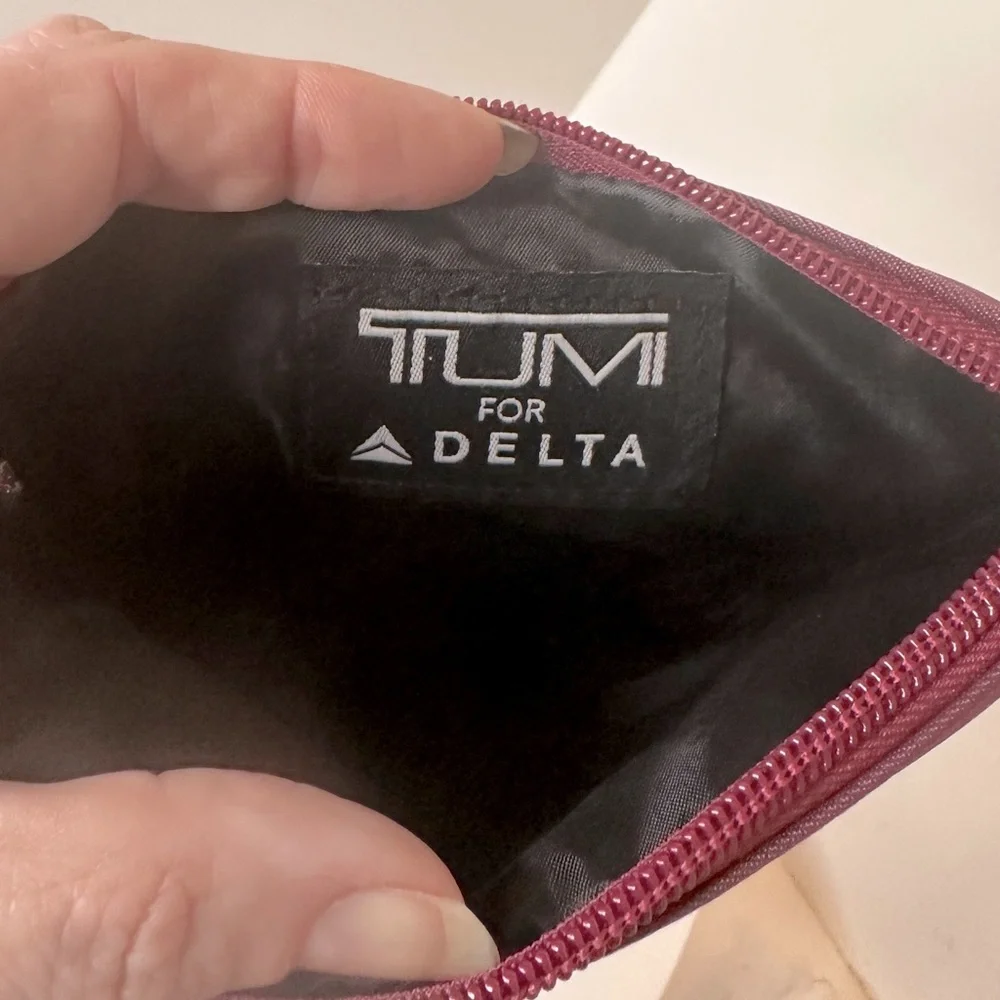 TUMI for Delta Zip Pouch Travel Case Toiletries Makeup Bag Purple Plum EUC